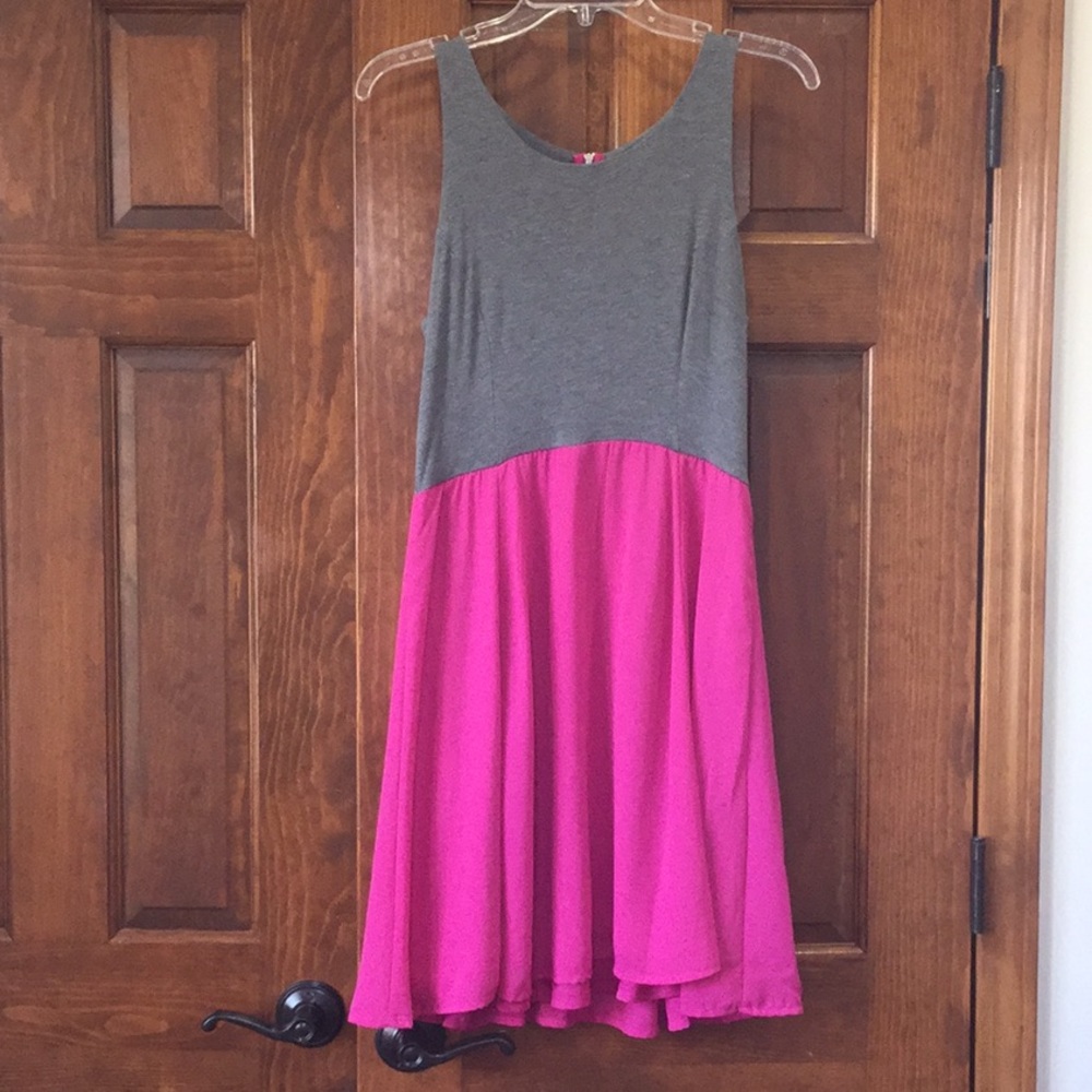 Sleeveless Dress in Gray and Hot Pink